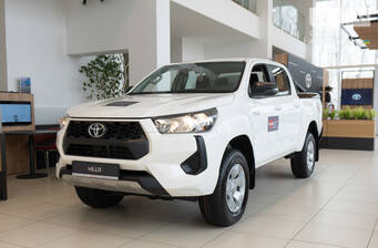 Toyota Hilux Double Cab 2.4 D-4D AT (150 к.с.) AWD 2025