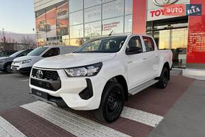 Toyota Hilux Base