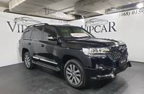 Toyota Land Cruiser 200 Base