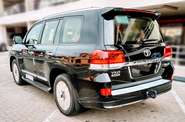 Toyota Land Cruiser 200 Base