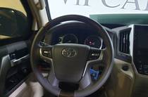 Toyota Land Cruiser 200 Base