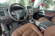 Toyota Land Cruiser 200 Executive Lounge