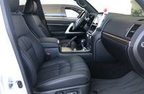 Toyota Land Cruiser 200 Executive Lounge