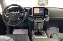 Toyota Land Cruiser 200 Base