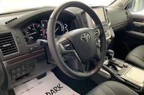 Toyota Land Cruiser 200 Base