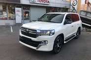 Toyota Land Cruiser 200 Executive Lounge