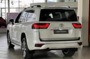 Toyota Land Cruiser 300 Premium