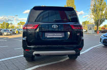 Toyota Land Cruiser 300 GR Sport