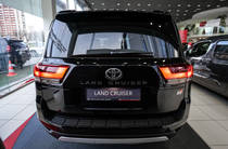 Toyota Land Cruiser 300 GR Sport