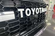 Toyota Land Cruiser 300 GR Sport