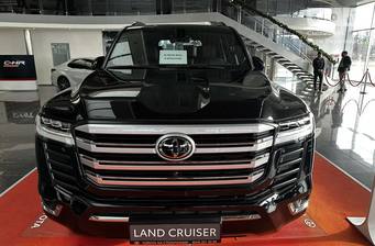 Toyota Land Cruiser 300 3.3D AT (299 к.с.) AWD 2023