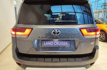 Toyota Land Cruiser 300 GR Sport