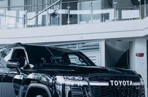 Toyota Land Cruiser 300 GR Sport