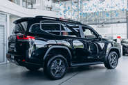 Toyota Land Cruiser 300 GR Sport