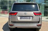 Toyota Land Cruiser 300 Premium