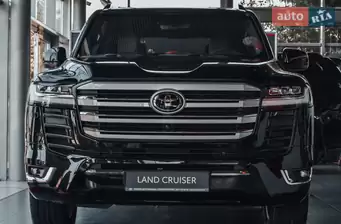 Toyota Land Cruiser 300