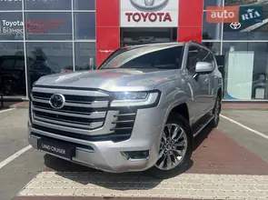 Toyota Land Cruiser 300