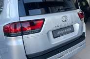 Toyota Land Cruiser 300 Premium