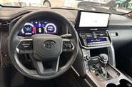 Toyota Land Cruiser 300 Premium