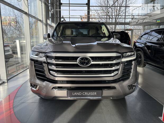 Toyota Land Cruiser 300 2025