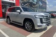 Toyota Land Cruiser 300 Premium