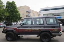 Toyota Land Cruiser 76 Base