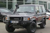 Toyota Land Cruiser 76 Base