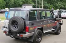 Toyota Land Cruiser 76 Base