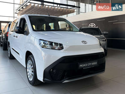 Toyota Proace City Verso 2025 Shuttle