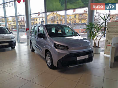 Toyota Proace City Verso 2025 Shuttle