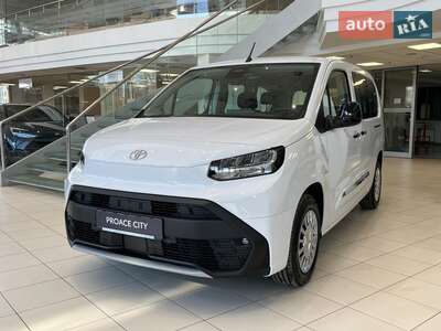 Toyota Proace City Verso 2025 Shuttle