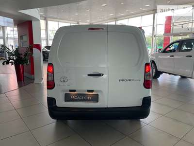 Toyota Proace City 2024 Business