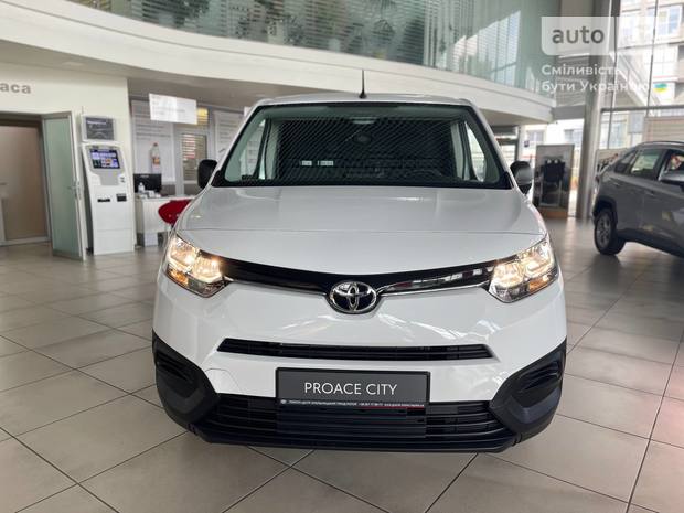 Toyota Proace City 2024