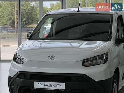 Toyota Proace City 2025 Business