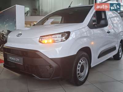 Toyota Proace City 2025 Business