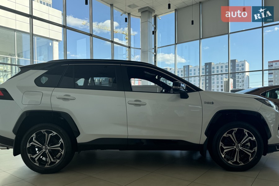 Toyota RAV4 PHEV - фото 4