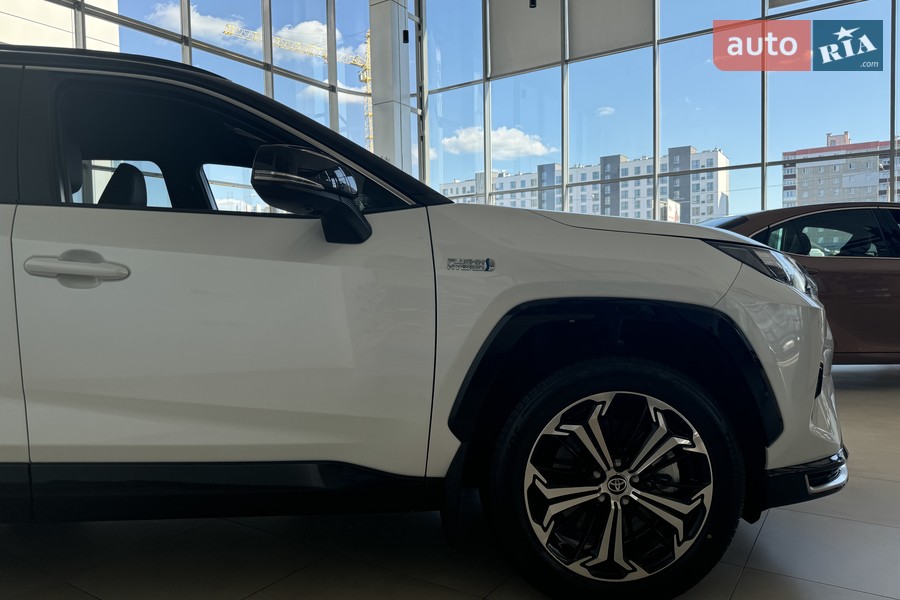 Toyota RAV4 PHEV - фото 11