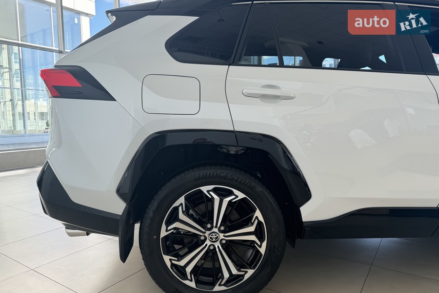Toyota RAV4 PHEV - фото 10