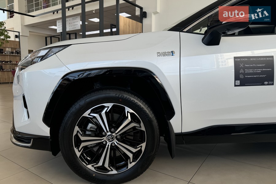 Toyota RAV4 PHEV - фото 5