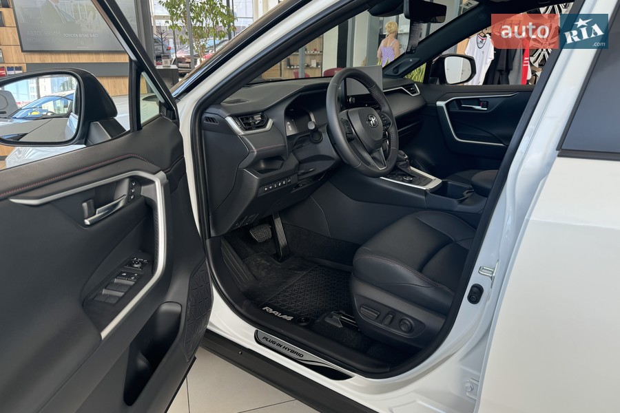 Toyota RAV4 PHEV - фото 14