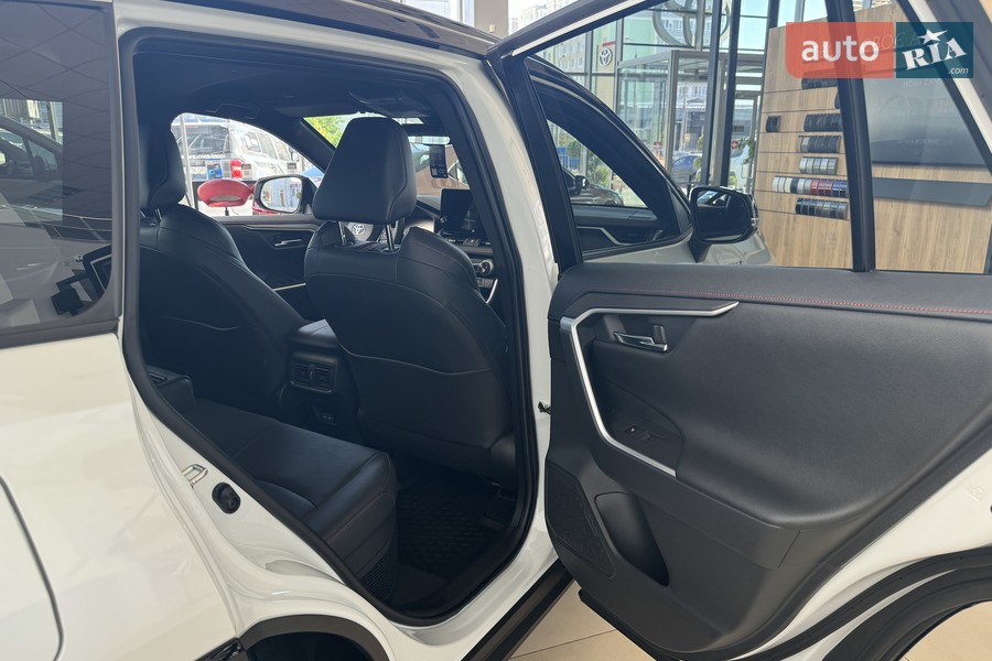 Toyota RAV4 PHEV - фото 17