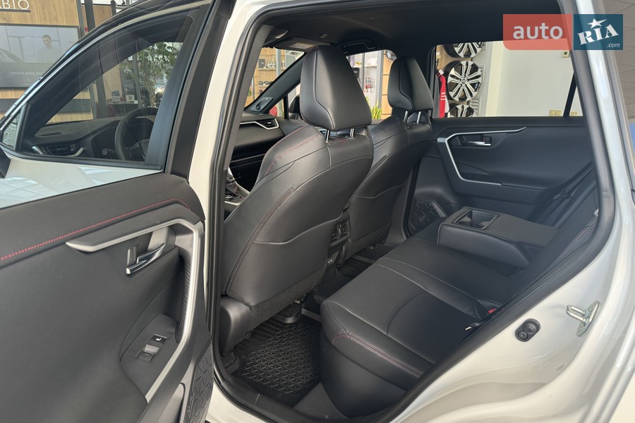 Toyota RAV4 PHEV - фото 15