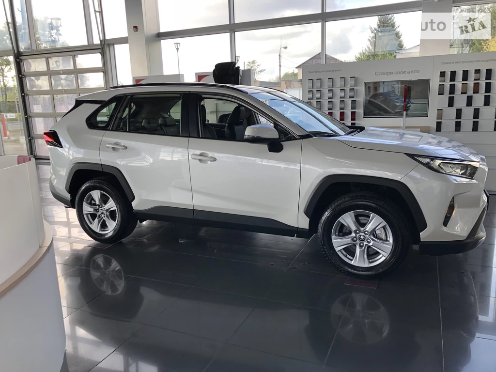 Toyota RAV4 Lounge