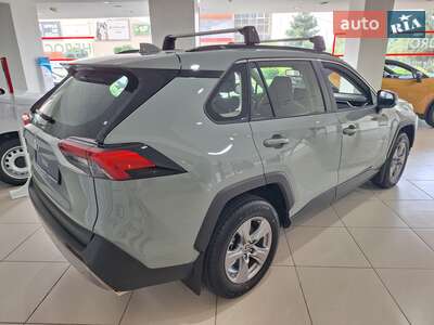 Новый Toyota RAV4 2025 - фото 3