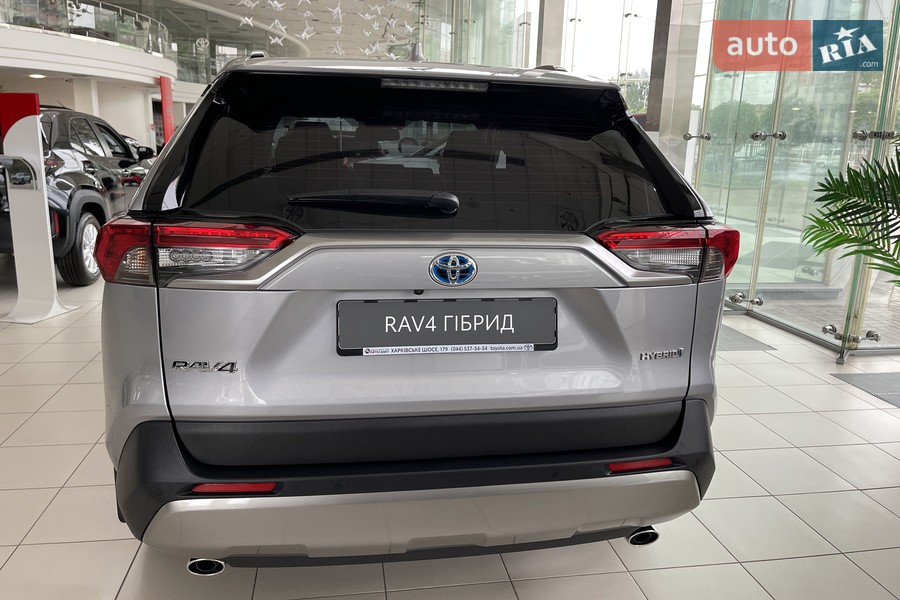 Toyota RAV4 - фото 5