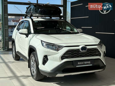 Новий Toyota RAV4 2025 - фото 3