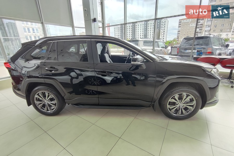 Toyota RAV4 - фото 4