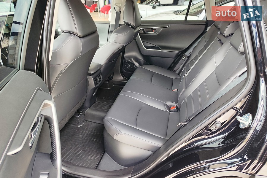 Toyota RAV4 - фото 20