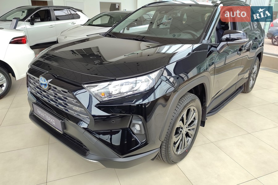 Toyota RAV4 - фото 1
