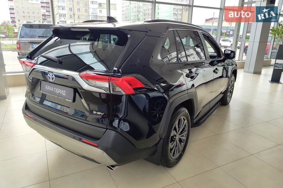 Toyota RAV4 - фото 7